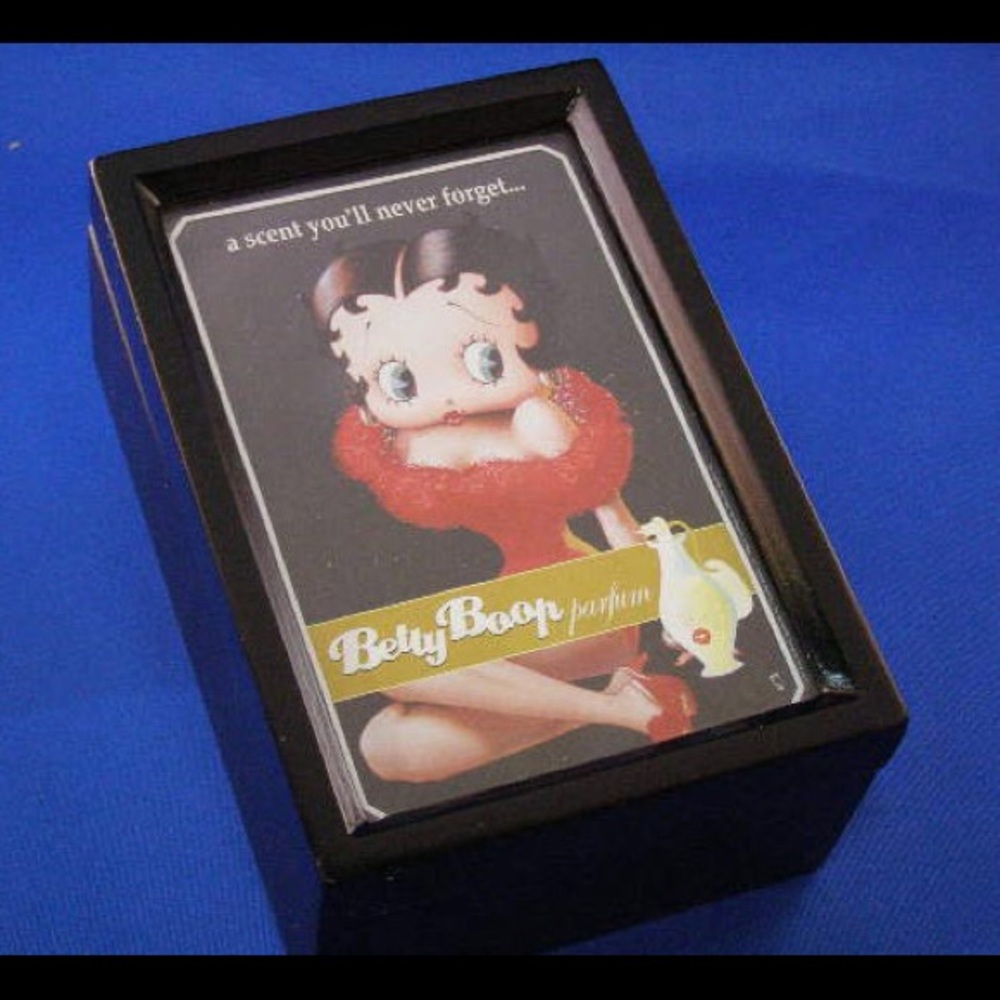 Betty Boop box parfum advertising advertisement 1003725